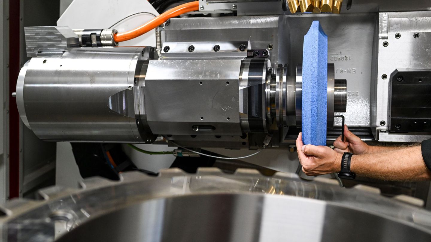 Aufträge aus dem Ausland helfen dem deutschen Maschinenbau (Archivbild) Foto: Jens Kalaene/dpa