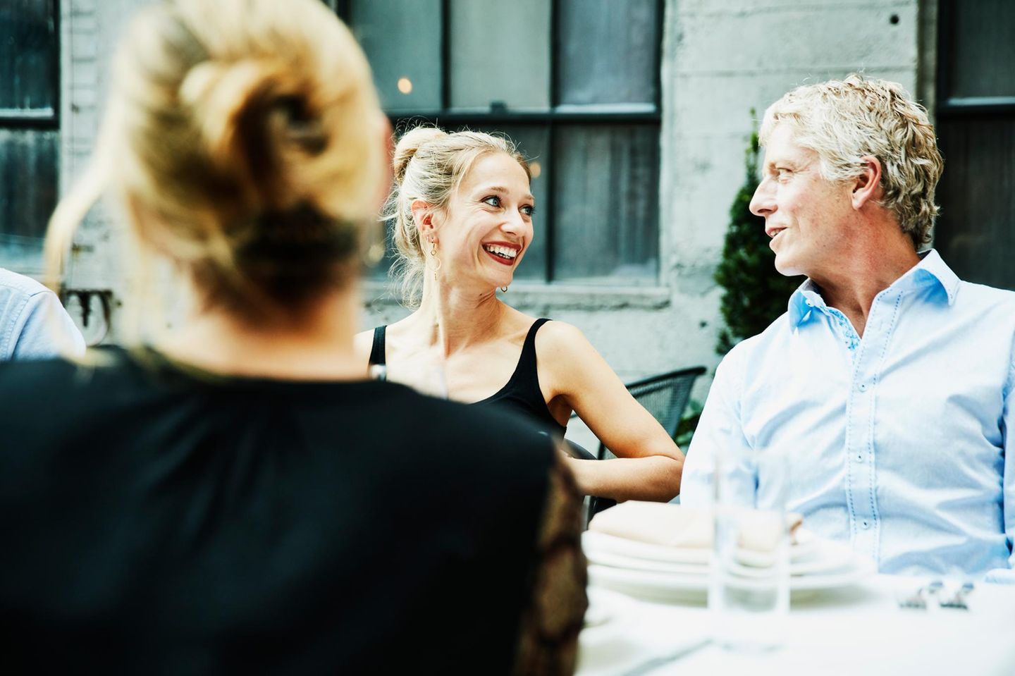 Escortservice beim Essen