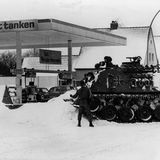 Schneekatastrophe Panzer an einer Tanzstelle