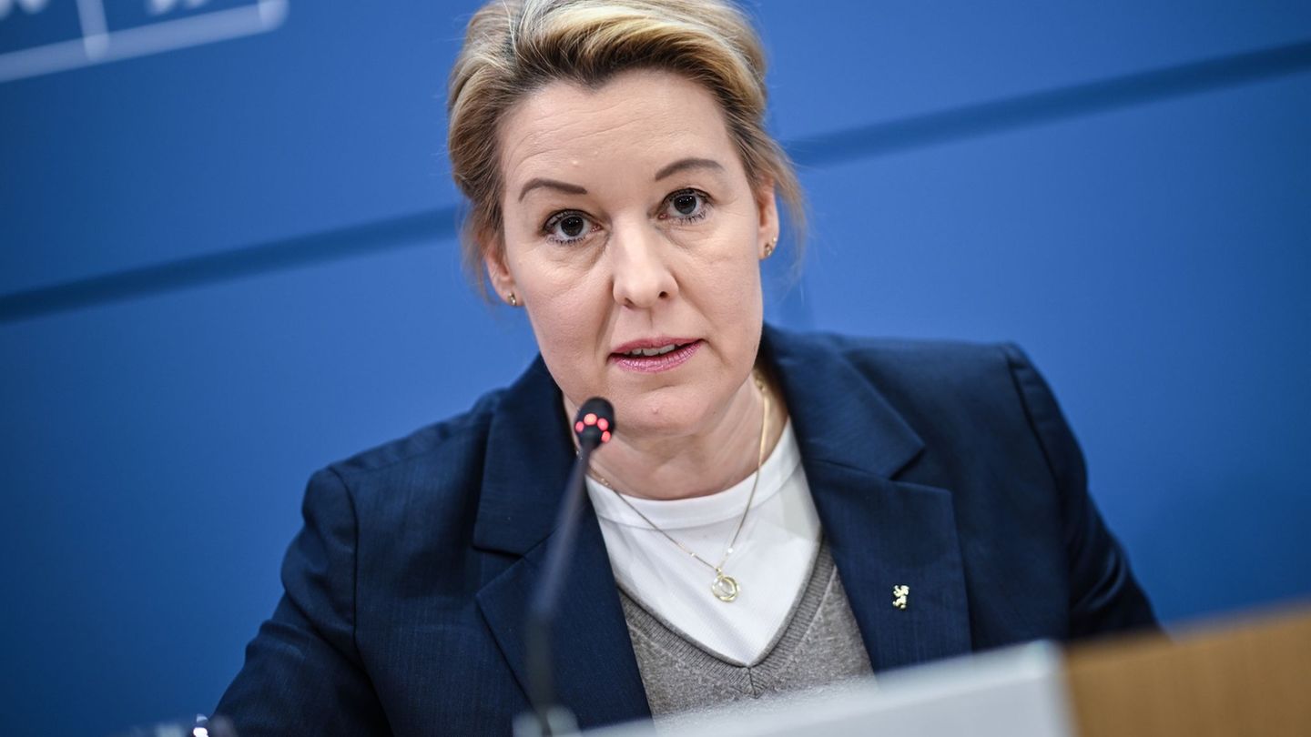 Franziska Giffey (SPD), Senatorin für Wirtschaft, Energie und Betriebe, spricht bei einem Pressebriefing. (Archivbild) Foto: Bri