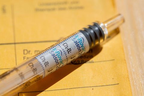 Der Anteil der älteren Menschen mit Grippeimpfung ist in Mainz am höchsten. (Symbolbild) Foto: Fernando Gutierrez-Juarez/dpa