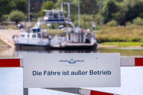 Wegen Eisgangs auf der Elbe fährt die Elbfähre "Amt Neuhaus" zwischen Bleckede und Neu Bleckede vorerst nicht mehr. (Symbolbild)