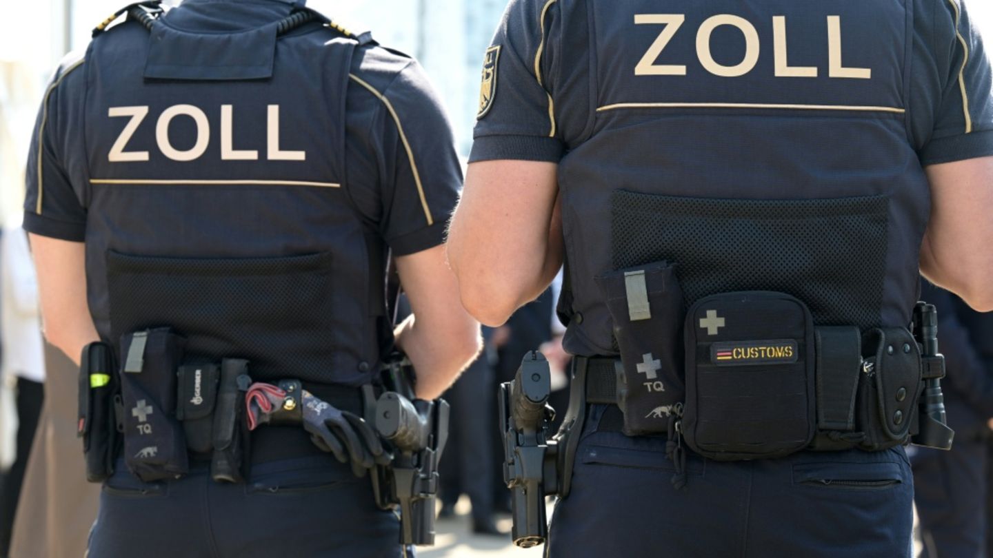 Einsatzkräfte des Zolls
