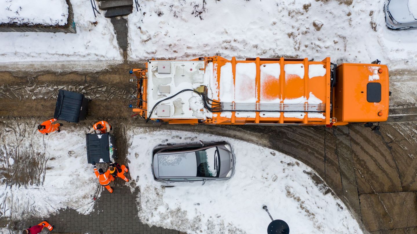 Der Winter kann für Müllwerker eine Herausforderung sein. (Symbolbild) Foto: Jan Woitas/dpa-Zentralbild/ZB