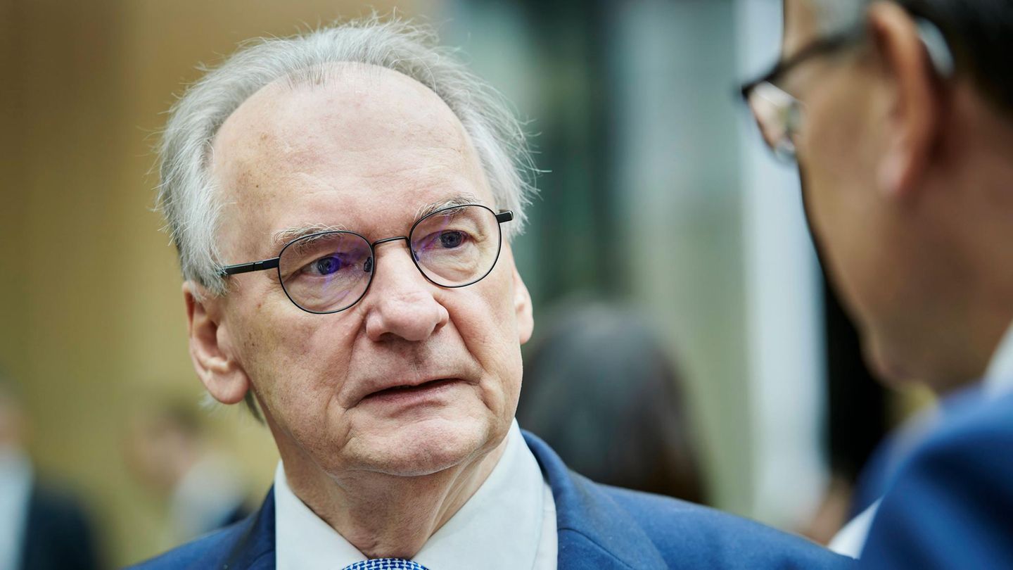 Sachsen-Anhalt: Haseloff gibt Amt als Ministerpräsident vorzeitig ab