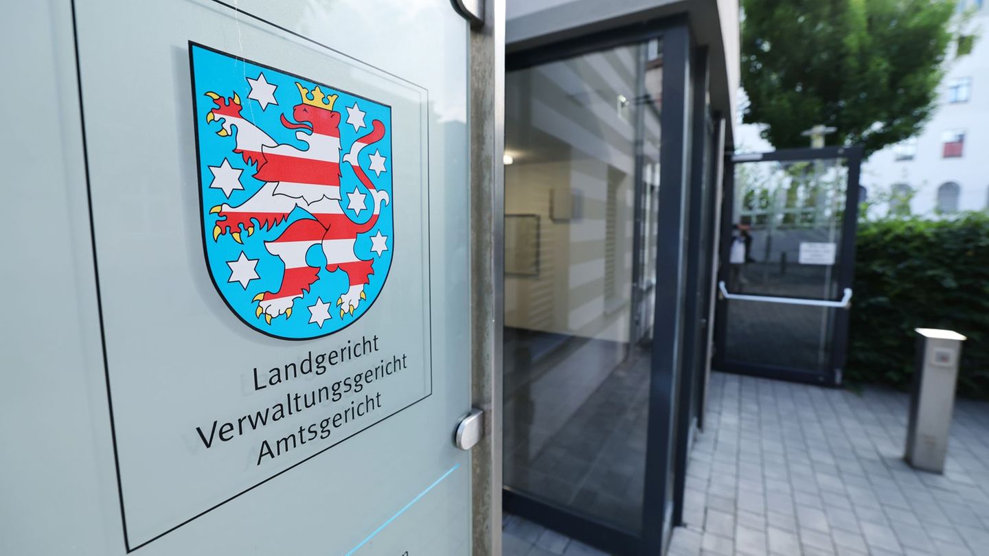 Im Prozess wegen versuchter Strafvereitelung hat sich der angeklagte Anwalt zunächst nicht zu den Vorwürfen geäußert. (Archivbil