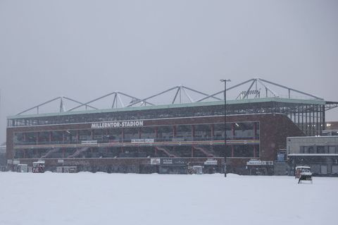 Ob hier am Samstag gespielt werden kann? Das Millerntorstadion des FC St. Pauli Foto: Christian Charisius/dpa