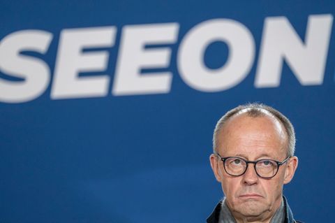 So richtigen Grund zur Freude hat Merz derzeit nicht. Innen- wie außenpolitisch stehen er und seine Bundesregierung vor gewaltig