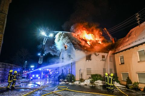Nach dem Brand in Waldstetten gibt es neue Erkenntnisse.(Archivbild) Foto: Jason Tschepljakow/onw-images/dpa