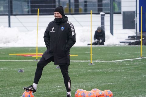 Trainer Merlin Polzin lässt einen Startelfeinsatz von Neuzugang Damion Downs offen. Foto: Marcus Brandt/dpa