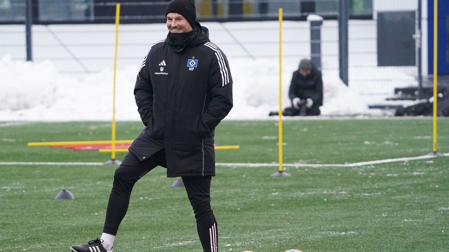 Trainer Merlin Polzin lässt einen Startelfeinsatz von Neuzugang Damion Downs offen. Foto: Marcus Brandt/dpa