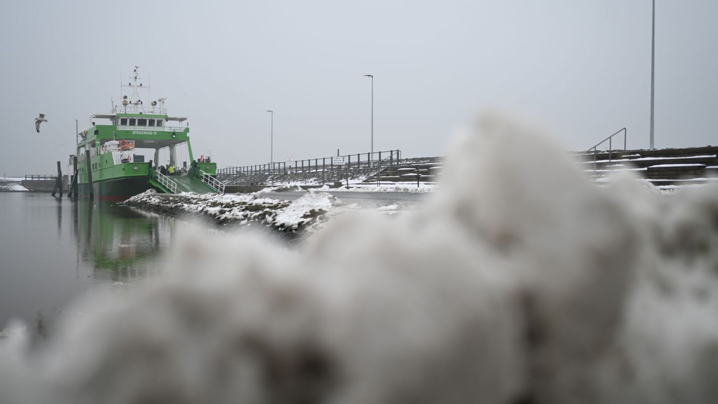 Wegen des erwarteten Wintersturms fallen viele Fährverbindungen an der Nordseeküste am Freitag aus. (Archivbild) Foto: Lars Penn