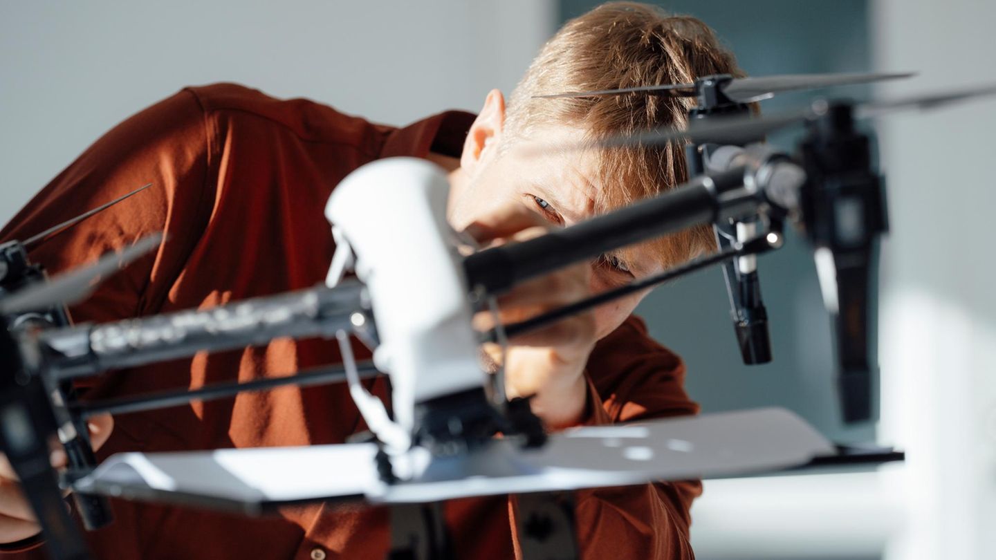 Ein Ingenieur bei der Arbeit