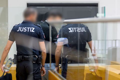 Ein Staatsanwalt aus Hannover soll gegen Geld eine international agierende Kokain-Bande mit Informationen versorgt haben. Jetzt