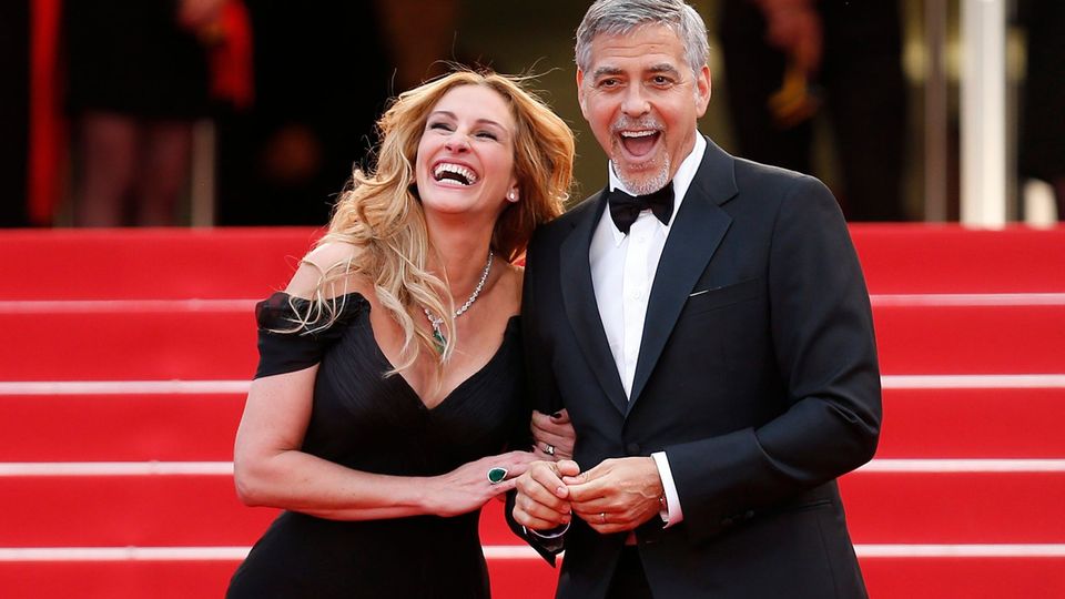 Julia Roberts und George Clooney werden bei der Golden-Globe-Gala Preise verteilen. (Archivbild) Foto: Ian Langsdon/EPA/dpa