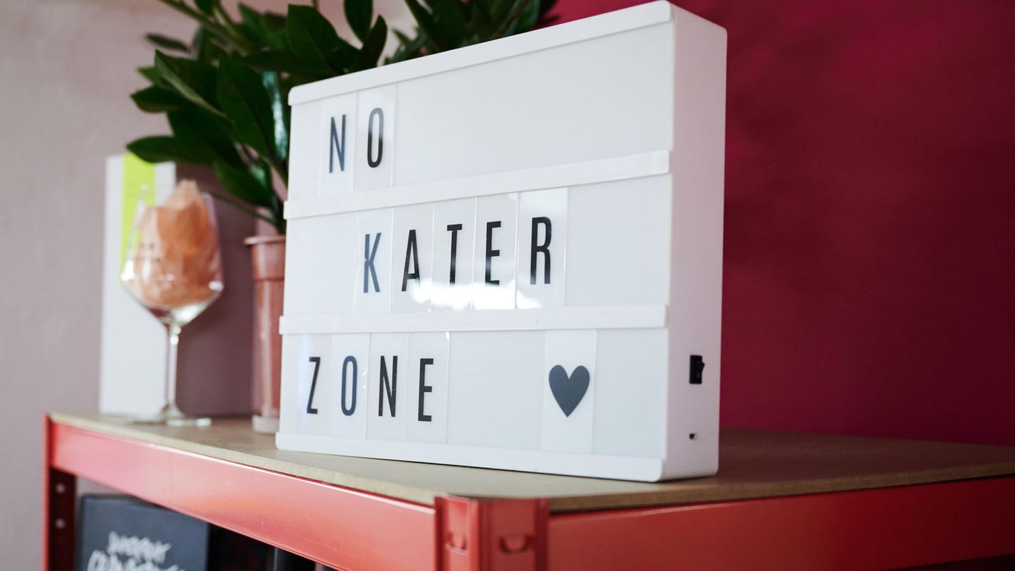 Im Januar üben manche Menschen verzicht (Symbolbild) Foto: Annette Riedl/dpa/dpa-tmn