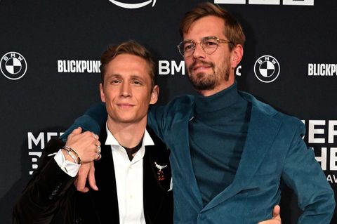 Schweighöfer und Winterscheidt verzichten im Januar auf Alkohol. (Archivbild) Foto: Felix Hörhager/dpa