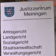 Am Amtsgericht Meiningen soll ein Steuerstrafverfahren gegen den Rechtsextremisten Tommy Frenck beginnen. (Archivbild) Foto: Mar