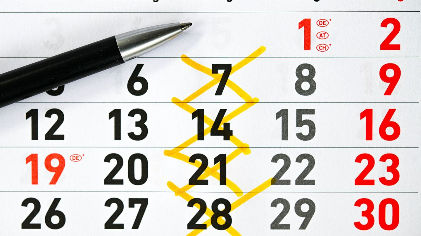 Freitags frei? Die Debatte um die Vier-Tage-Woche flammt immer wieder auf. (Symbolbild) Foto: Sina Schuldt/dpa