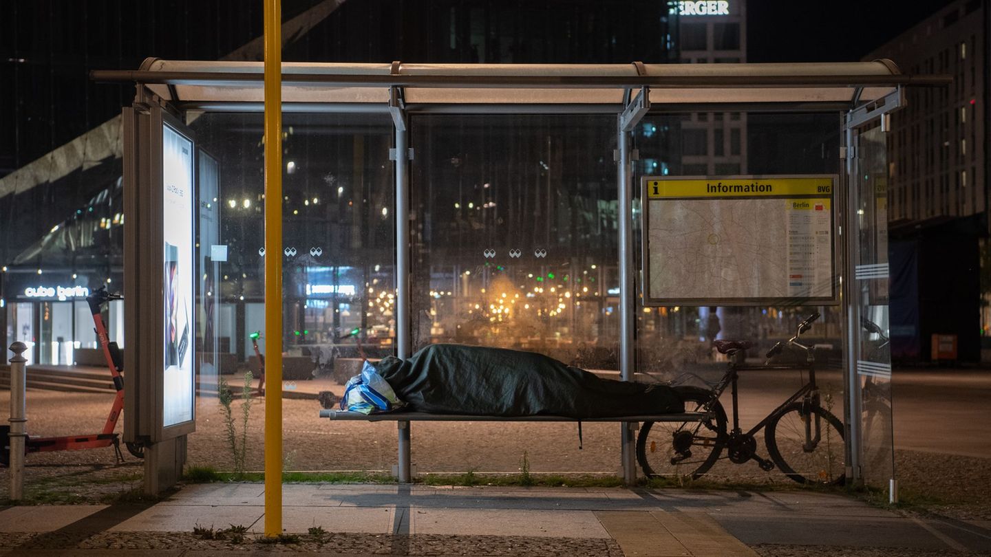 Obdachlose: Kälte-Nächte: BVG will Bahnhöfe nicht als Bleibe öffnen