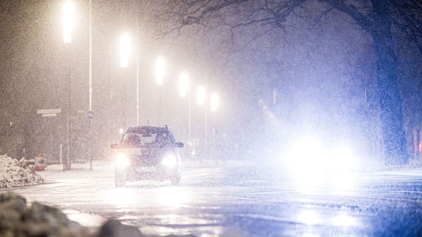 Heftiges Winterwetter: Sturmtief wirbelt Alltag im Nordwesten durcheinander