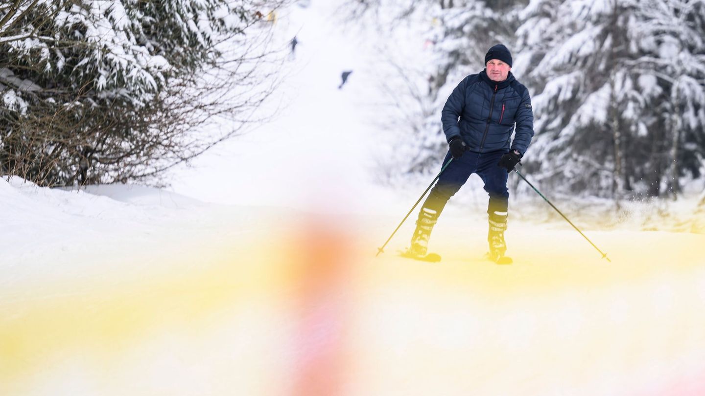Am Bocksberg sollen Wintersportler die Piste herabfahren können. Foto: Swen Pförtner/dpa