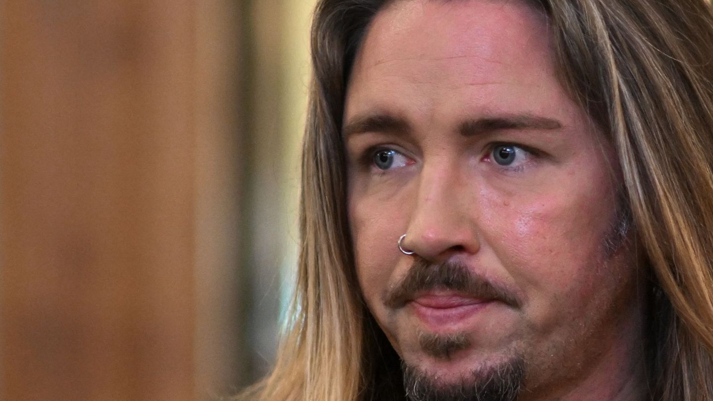 Gil Ofarim zog sich nach dem "Davidstern-Skandal" aus der Öffentlichkeit zurück, jetzt ist er auf RTL zurück. (Archivbild) Foto: