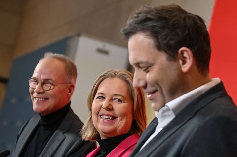 Die SPD-Chefs sprechen heute bei der Fraktionsklausur. Foto: Britta Pedersen/dpa