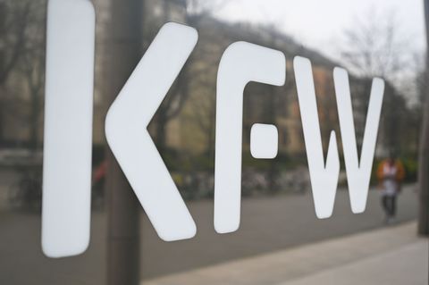 KfW-Erhebung: Allein bis 2029 könnten jährlich bis zu 114.000 Unternehmen geschlossen werden. (Archivbild) Foto: Arne Dedert/dpa