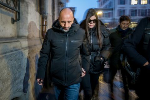 Jacques und Jessica Moretti vor ihrer Befragung in Sitten