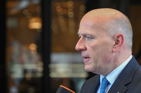 Berlins Berlins Regierender Bürgermeister (CDU) soll vor dem Innenausschuss im Landesparlament Stellung nehmen. (CDU) Foto: Jens