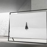 Der Samsung R95H ist ein echter Hingucker. Mit seinem Metallrahmen wirkt der bis zu 130 Zoll große Fernseher eher wie ein Gemälde oder eine Leinwand. Passend dazu lässt Samsung den R95H auch die Kunstsammlung anzeigen, die sonst dem Frame-Modell vorbehalten ist. Technisch hat er ebenfalls einiges auf dem Kasten. Das Micro-LED-Display schafft 4000 Nit, stellt 100 Prozent des BT.2020-Farbraums dar. Platz schaffen müssen Sie aber noch nicht: Es handelt sich bislang um einen Prototyp