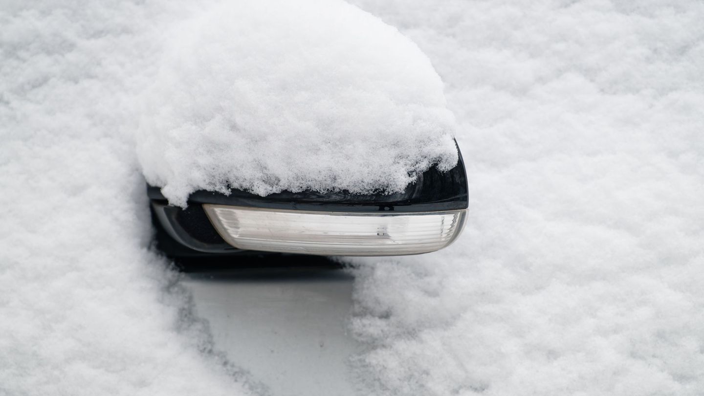Am Wochenende soll es wieder kräftig schneien. Foto: Uwe Anspach/dpa
