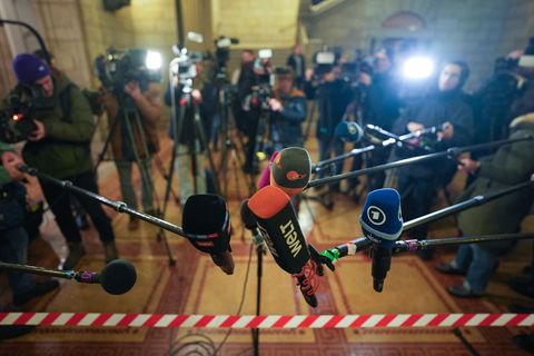 Der Angeklagte im "White Tiger"-Prozess ist in der Haft kurz vor Prozessbeginn verprügelt worden. Foto: Marcus Brandt/dpa
