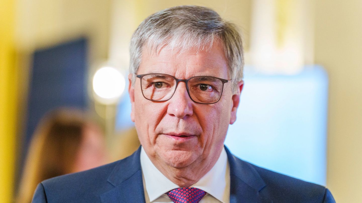 Um das Geld aus dem Sondervermögen rasch investieren zu können, sollte nach Ansicht des Städtetags-Präsidenten Gert-Uwe Mende da