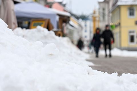 Aus Sicherheitsgründen schließen einige Städte die Sporthallen. Foto: Hendrik Schmidt/dpa