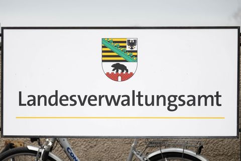 Das Landesverwaltungsamt ist die zuständige Rehabilitierungsbehörde. (Symbolbild) Foto: Hendrik Schmidt/dpa
