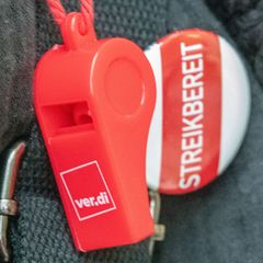 An mehreren Unikliniken in NRW hat Verdi für Dienstag zu Warnstreiks aufgerufen. (Symbolbild) Foto: Stefan Puchner/dpa