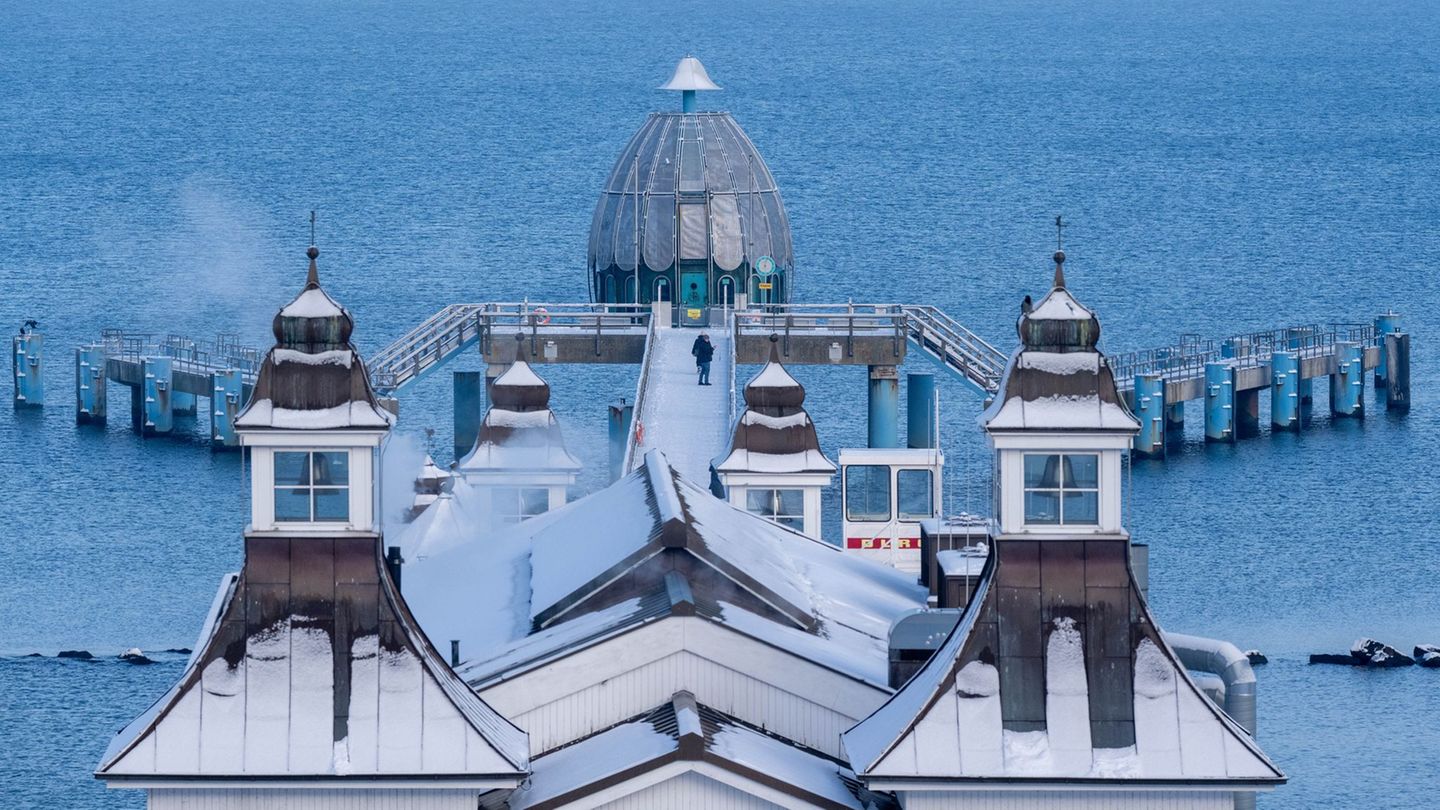 Teils stürmischer Wind, hoher Wasserstand und eisige Temperaturen - an der Küste wird es ungemütlich. (Archivbild) Foto: Stefan