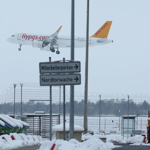 Hamburg Airport Flughafen Sturm