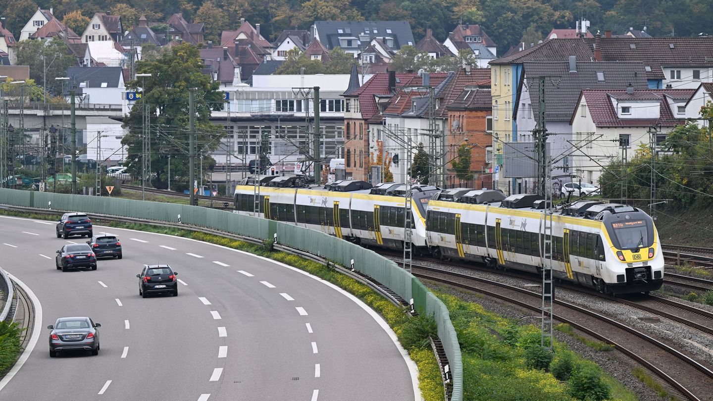Lieber zurück zum Auto? Die Qualität im regionalen Bahnverkehr in Baden-Württemberg hat sich 2025 leicht verschlechtert. (Archiv