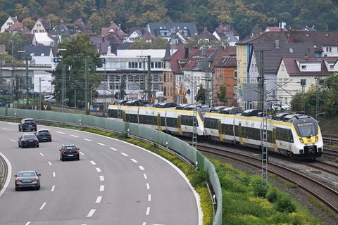Lieber zurück zum Auto? Die Qualität im regionalen Bahnverkehr in Baden-Württemberg hat sich 2025 leicht verschlechtert. (Archiv