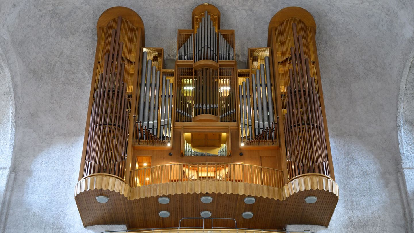 Die Jehmlich-Orgel in der Dresdner Kreuzkirche wird bis Ende März dieses Jahres umfangreich saniert (Archivbild). Foto: Robert M