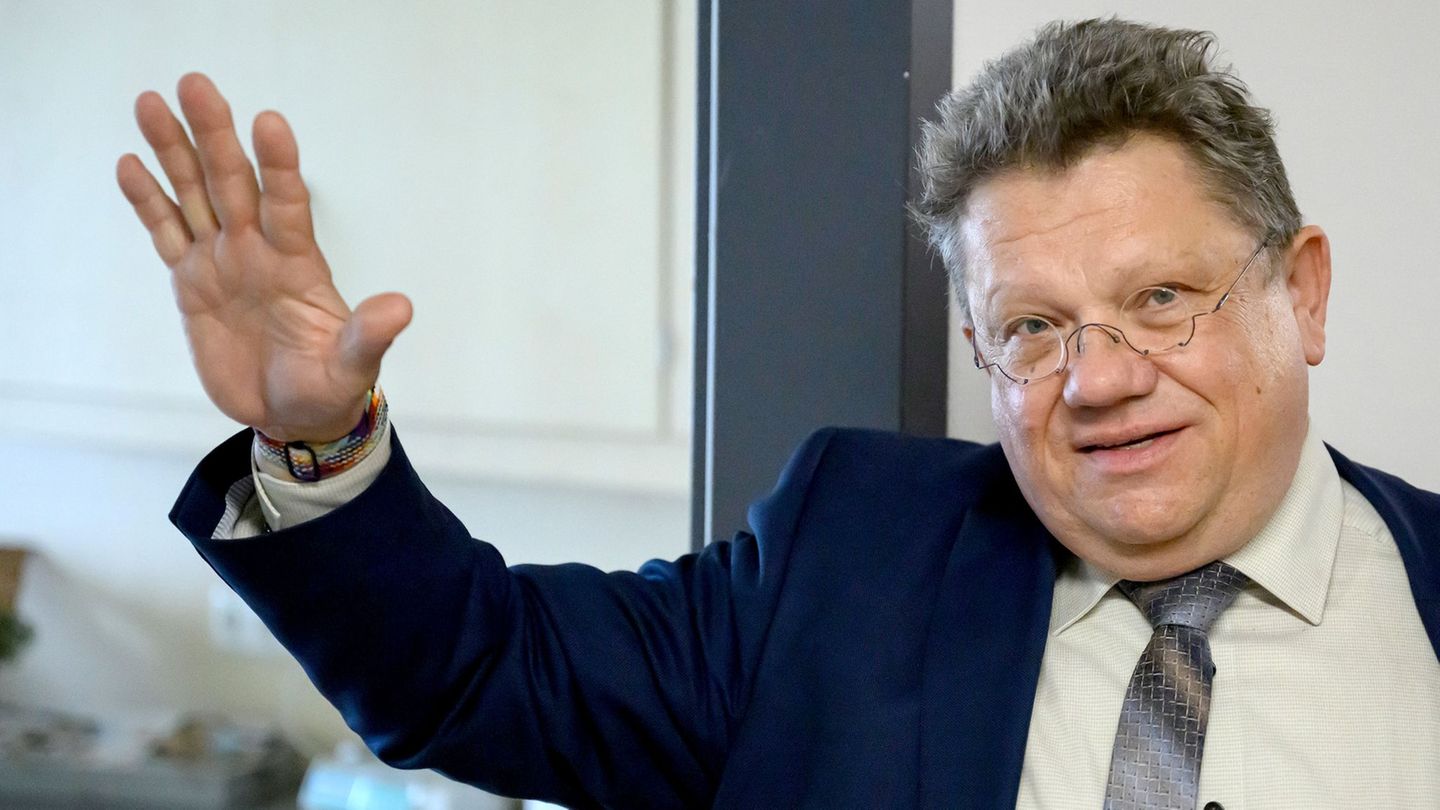 Andreas Philippi mahnt bei den winterlichen Temperaturen zur gegenseitigen Rücksichtnahme. (Archivbild) Foto: Swen Pförtner/dpa