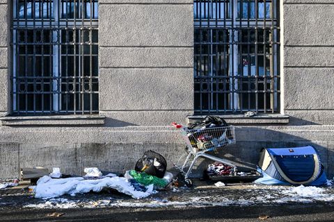 Es soll weiterhin sehr kalt sein in Berlin. (Archivbild) Foto: Jens Kalaene/dpa