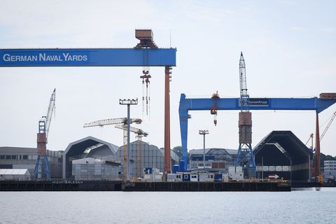 TKMS hat Interesse an der Kieler Nachbarwerft German Nval Yards. (Archivbild) Foto: Christian Charisius/dpa