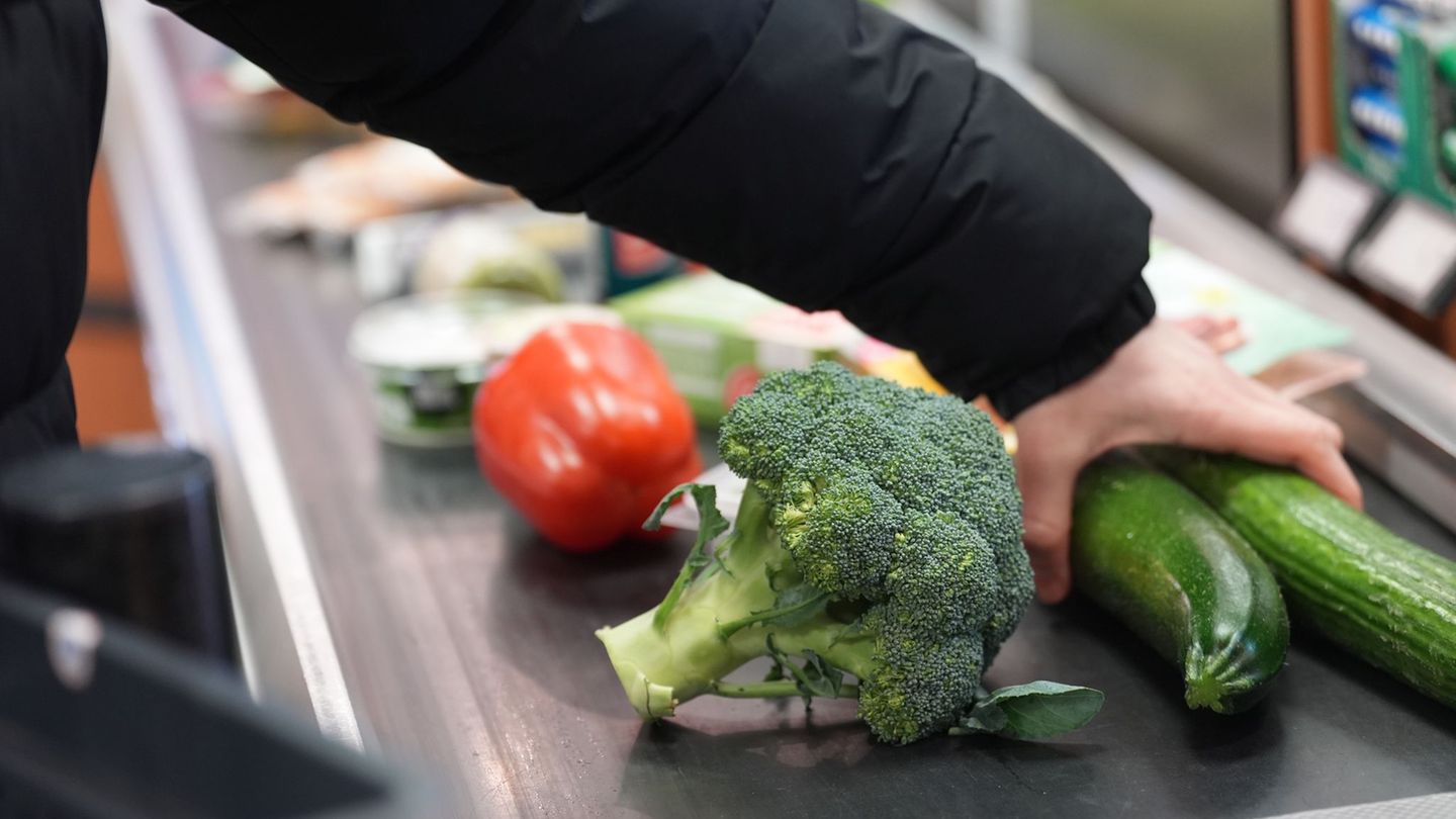 Die in Bayern und Baden-Württemberg weit verbreitete Supermarktkette Feneberg möchte sich mit einem Schutzschirmverfahren sanier