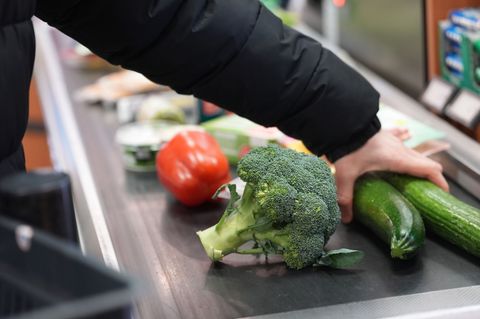 Die in Bayern und Baden-Württemberg weit verbreitete Supermarktkette Feneberg möchte sich mit einem Schutzschirmverfahren sanier