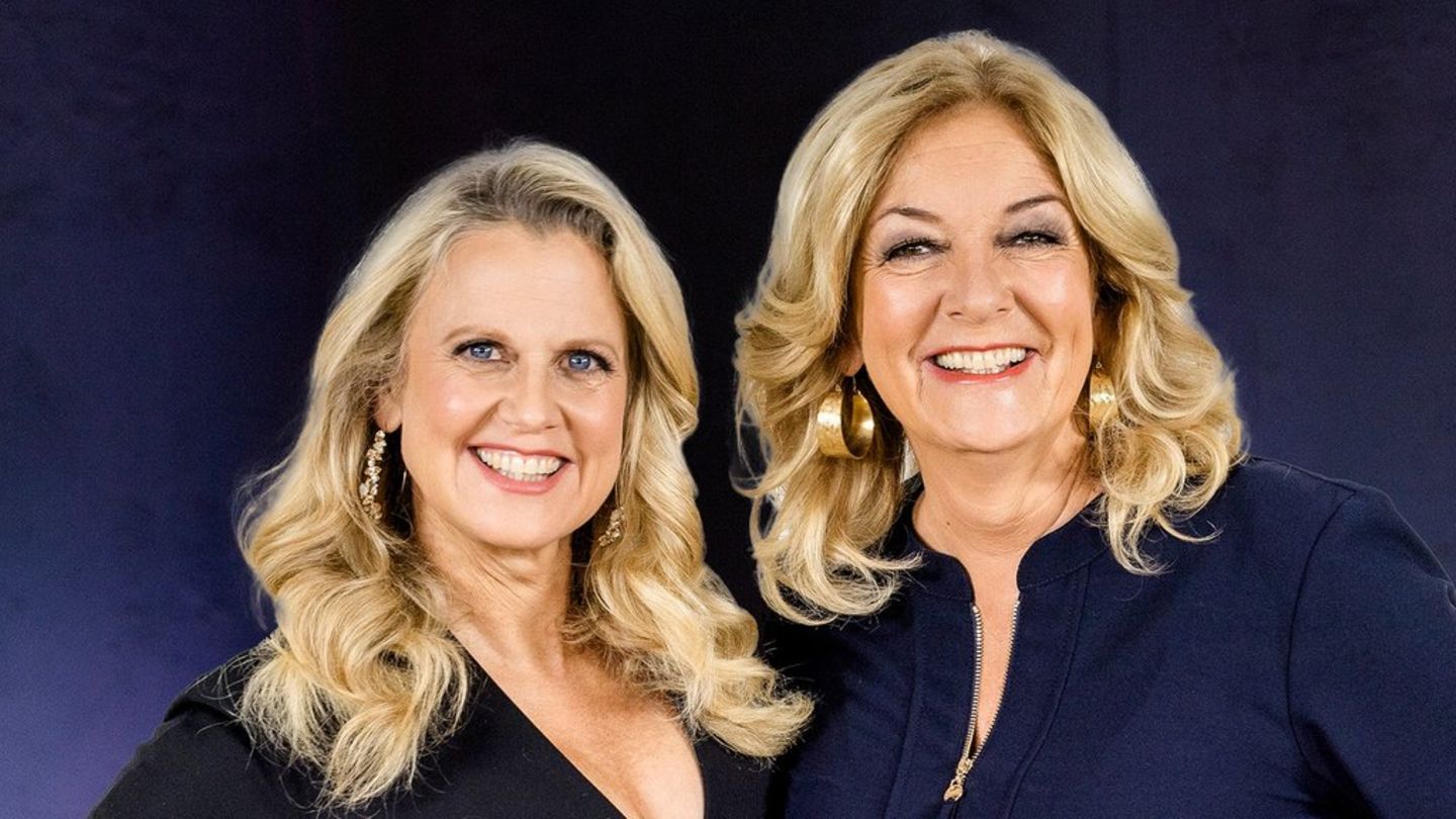 Barbara Schöneberger (l.) und Bettina Tietjen moderieren am 9. Januar die "NDR Talk Show".