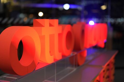 Zu der Otto Group gehören etwa die Onlineplattform Otto und der Paketzusteller Hermes. (Archivbild) Foto: Marcus Brandt/dpa